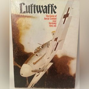 Luftwaffe Arial Combat Game WW II Avalon Hill Bookcase Germany